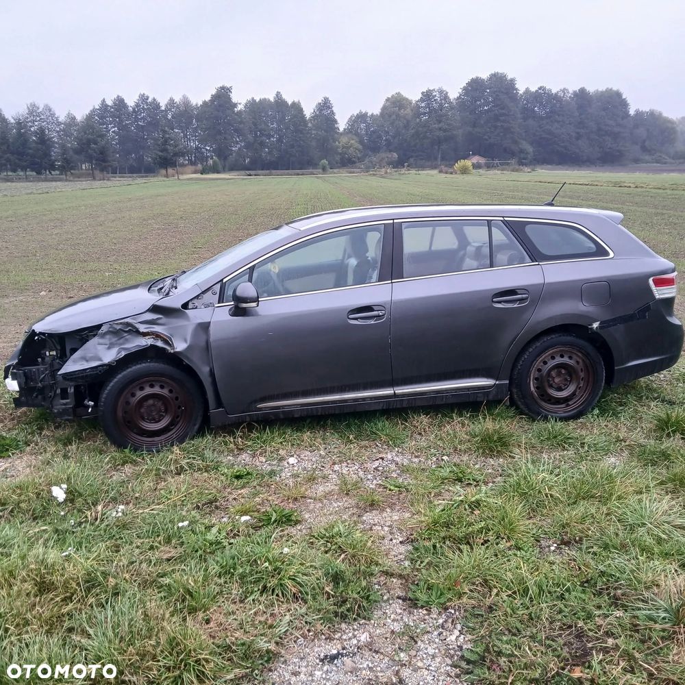 Toyota Avensis 2.0 D-4D - 4