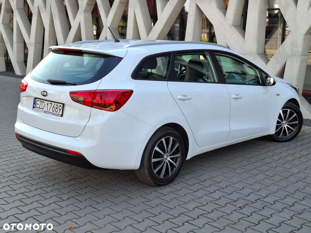 Kia Ceed 1.4 CVVT Dream Team Edition - 12