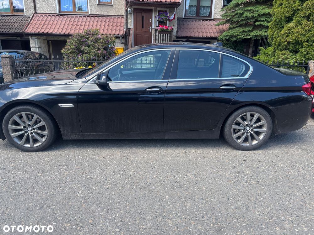 BMW Seria 5 525d xDrive Luxury Line - 2