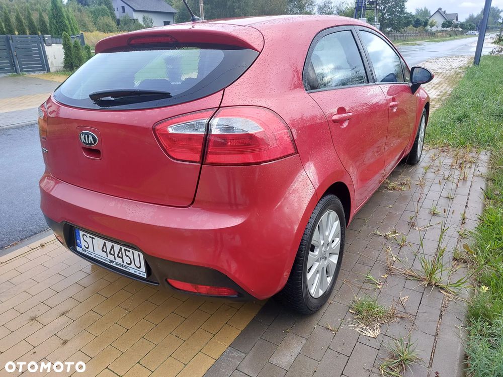 Kia Rio - 4