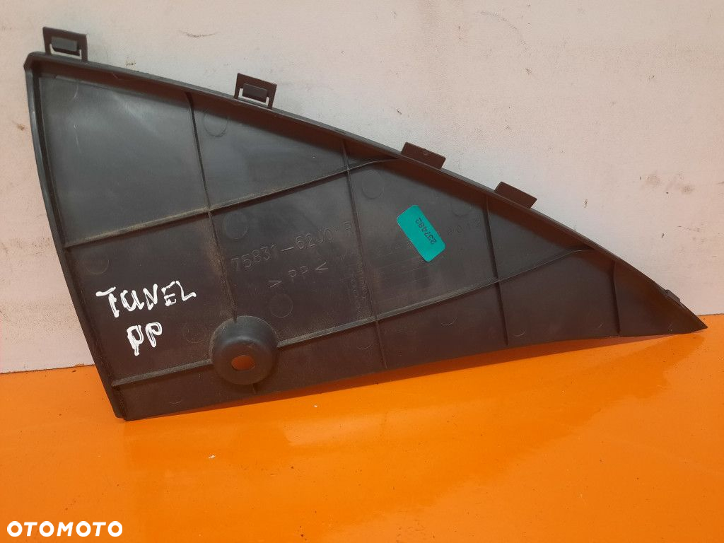 SUZUKI SWIFT IV MK6 04-10 OSŁONA DESKI KONSOLI PRAWA 75831-62J0 - 2