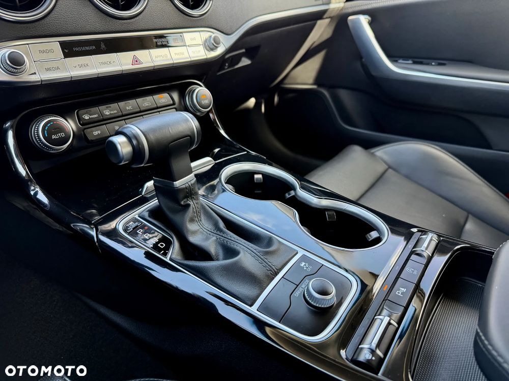 Kia Stinger 2.0 T-GDI OPF GT Line - 11