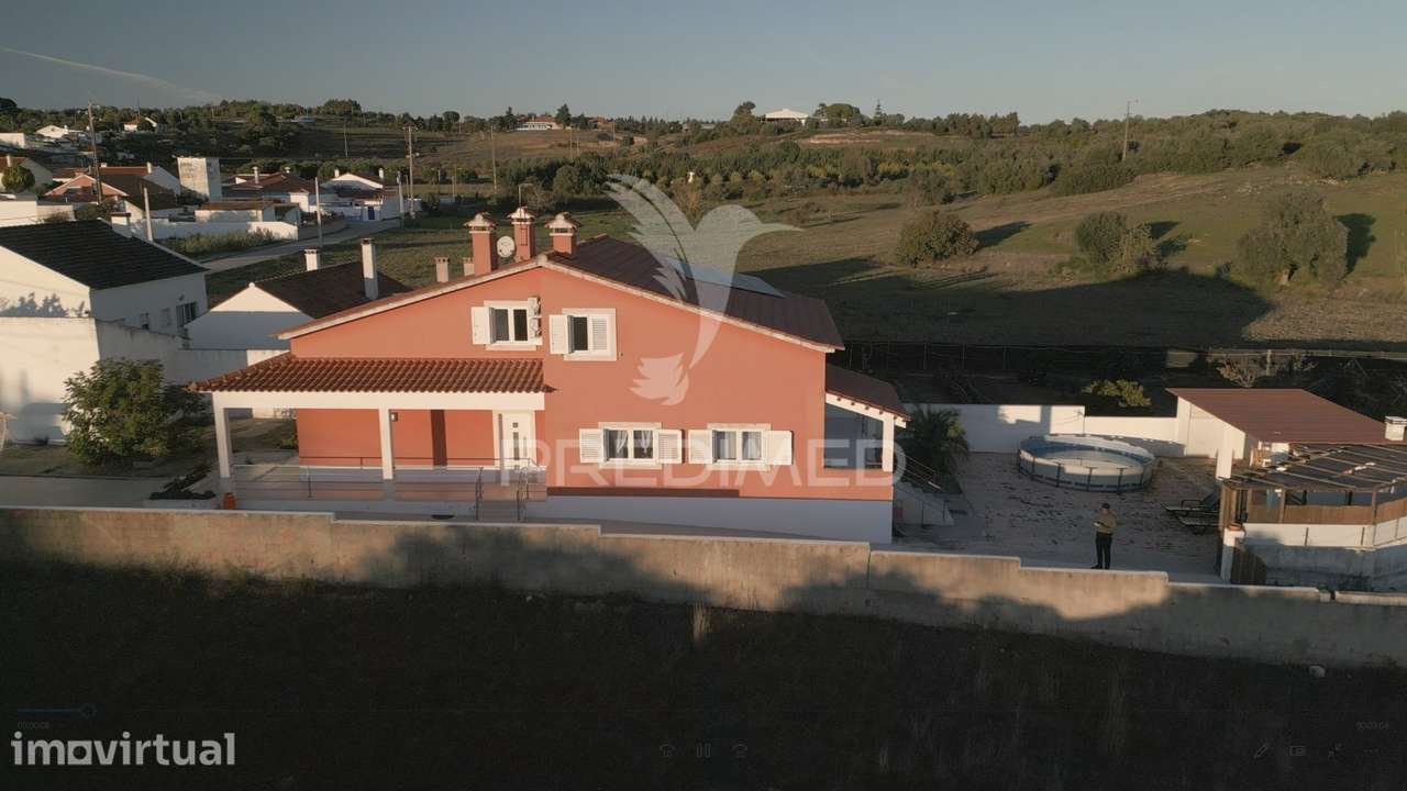 MORADIA T4+2 EM PONTÉVEL A 42 MINUTOS AEROPORTO DE LISBOA - Grande imagem: 2/27