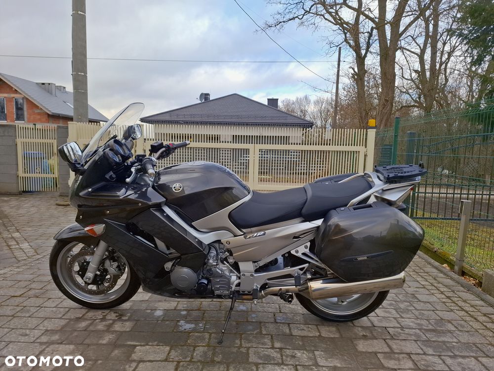 Yamaha FJR - 28