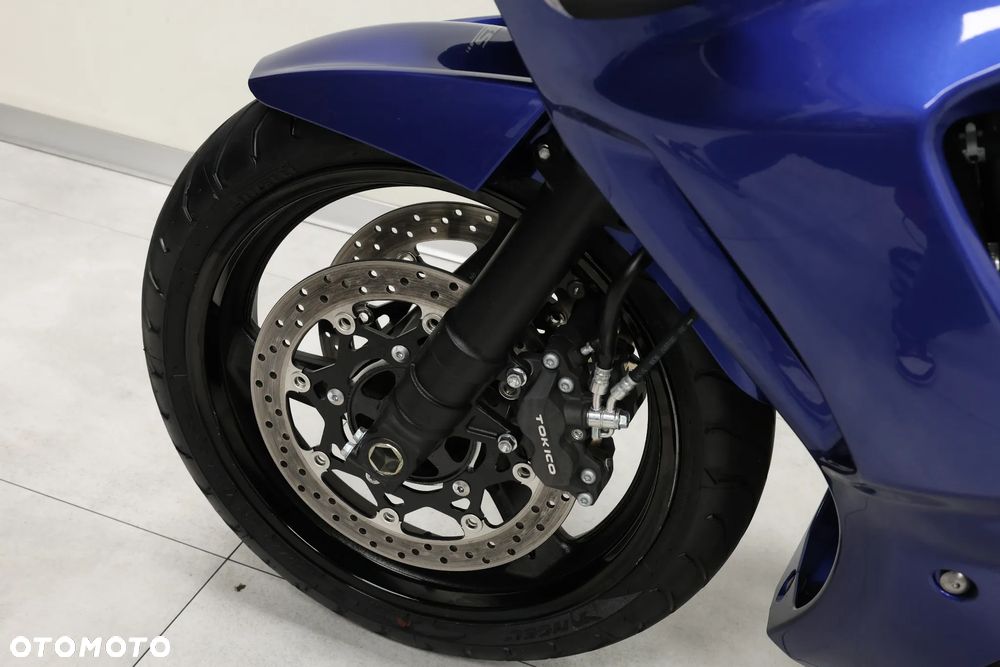 Suzuki GSX - 36