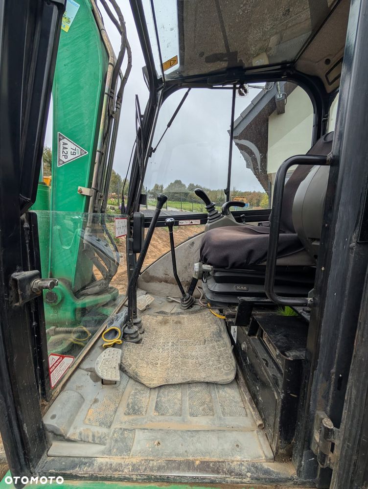 JCB 8052 - 19