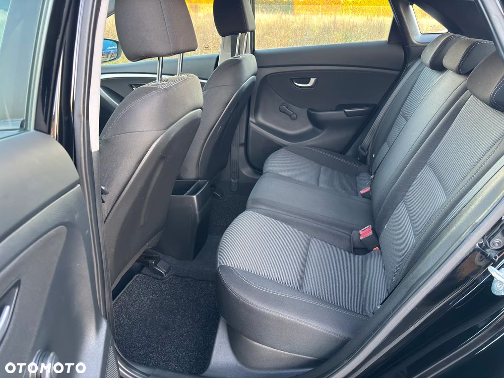 Hyundai i30 1.6 CRDi BlueDrive Comfort - 11