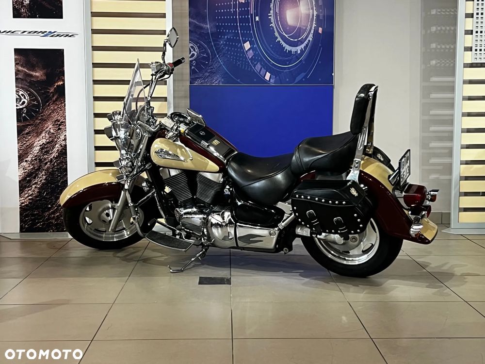 Suzuki Intruder - 3