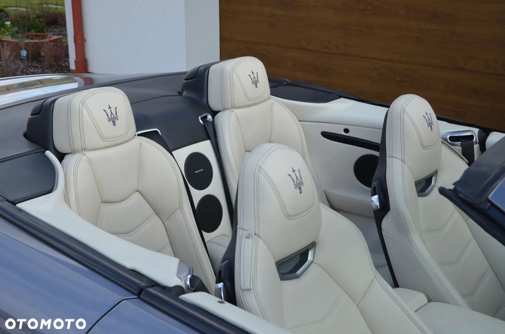 Maserati GranCabrio Sport - 11