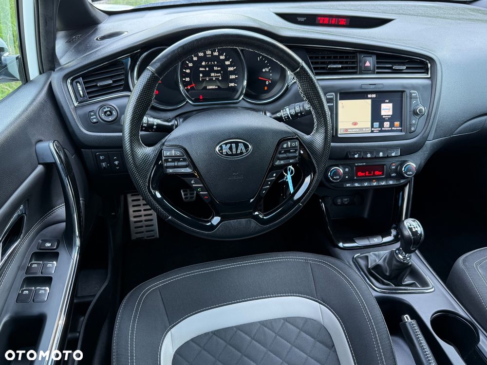 Kia Ceed 1.6 CRDi 136 ISG GT Line - 15