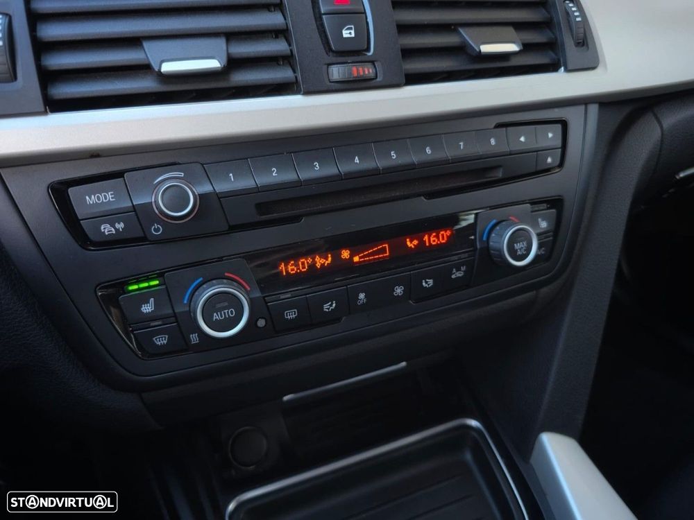 BMW 318 d Touring - 16