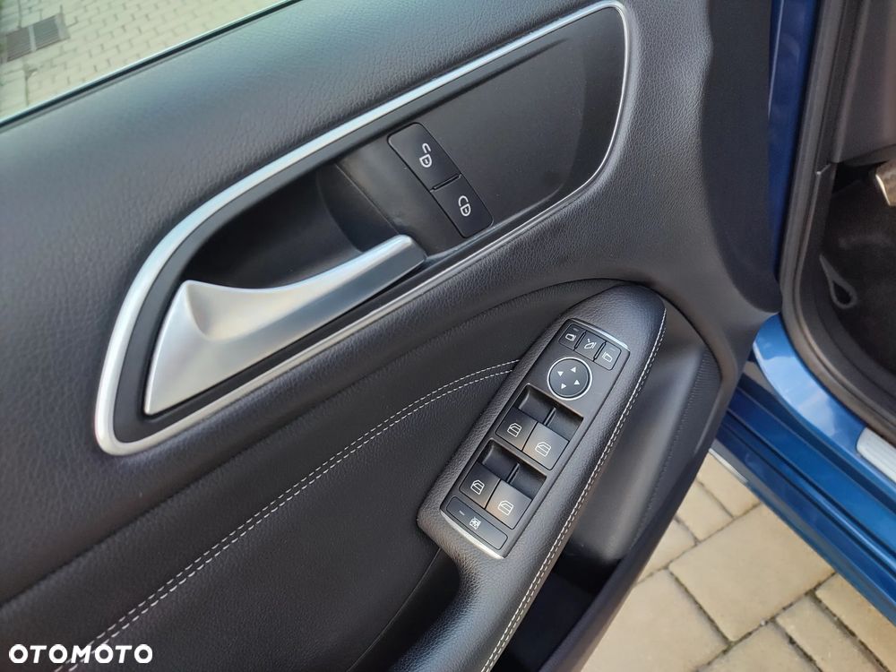 Mercedes-Benz Klasa B 180 BlueEFFICIENCY Edition - 26