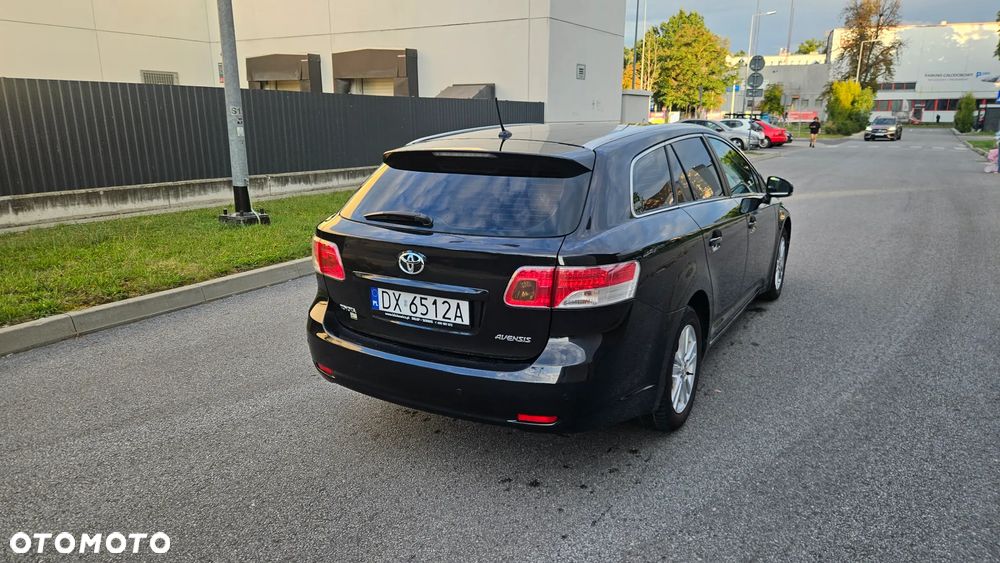 Toyota Avensis 2.0 D-4D Premium - 14