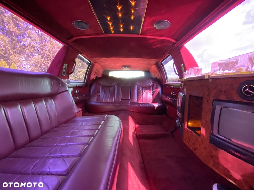 Lincoln Town Car ver-4-6-executive - 17