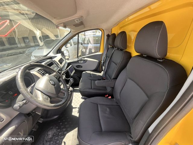 Renault TRAFIC LONGA COM AC - 8