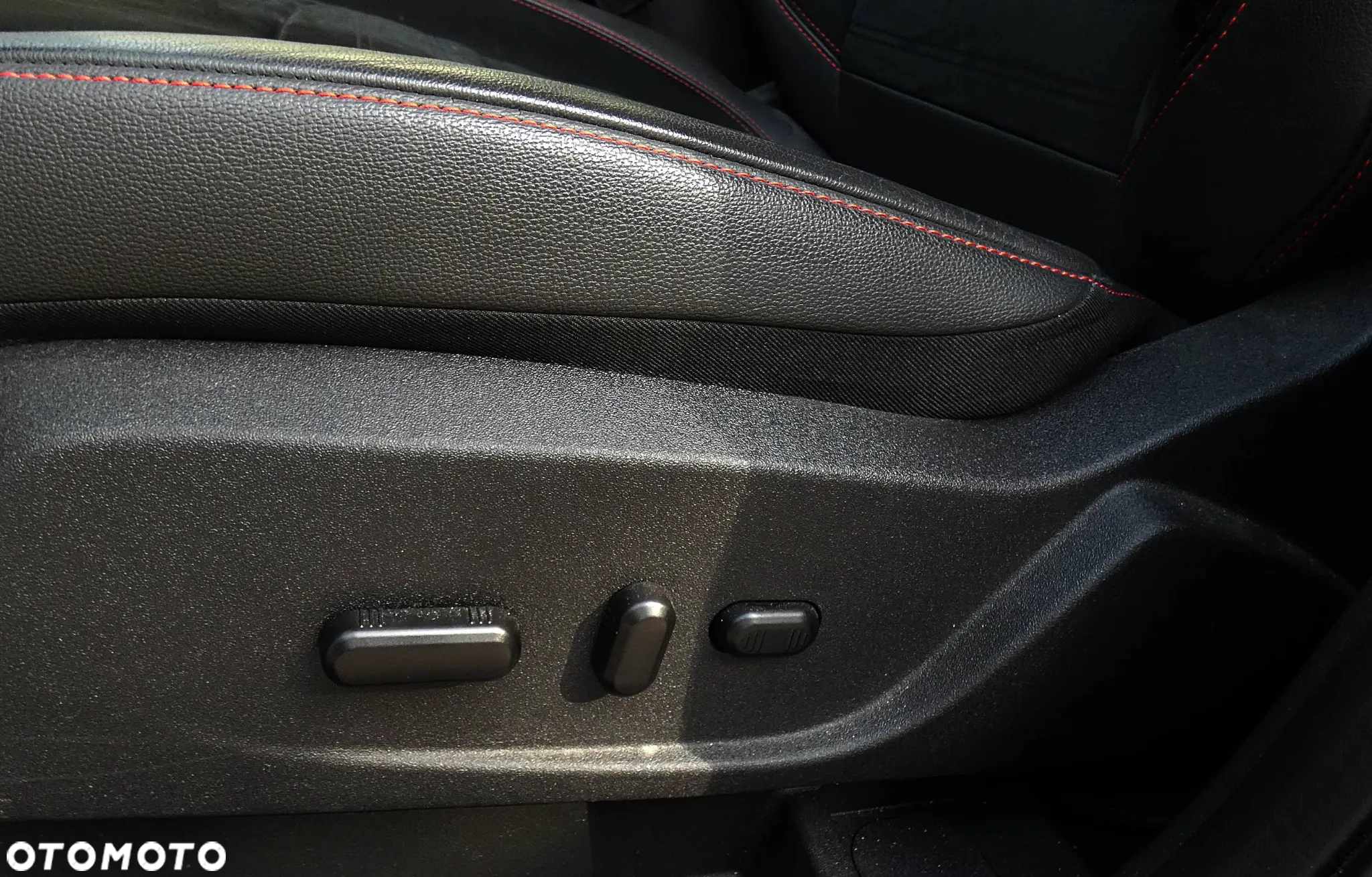 Ford Kuga 2.0 TDCi AWD ST-Line Black - 28