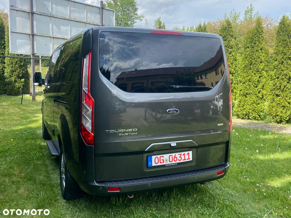 Ford Tourneo Custom - 8