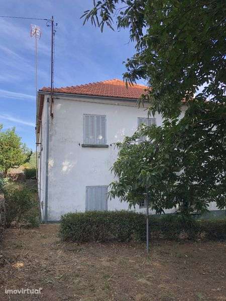 Herdade de 4000m2 perto da Guarda - Grande imagem: 2/11