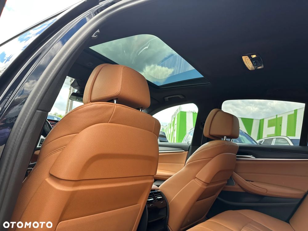 BMW Seria 5 540d xDrive mHEV M Sport sport - 23