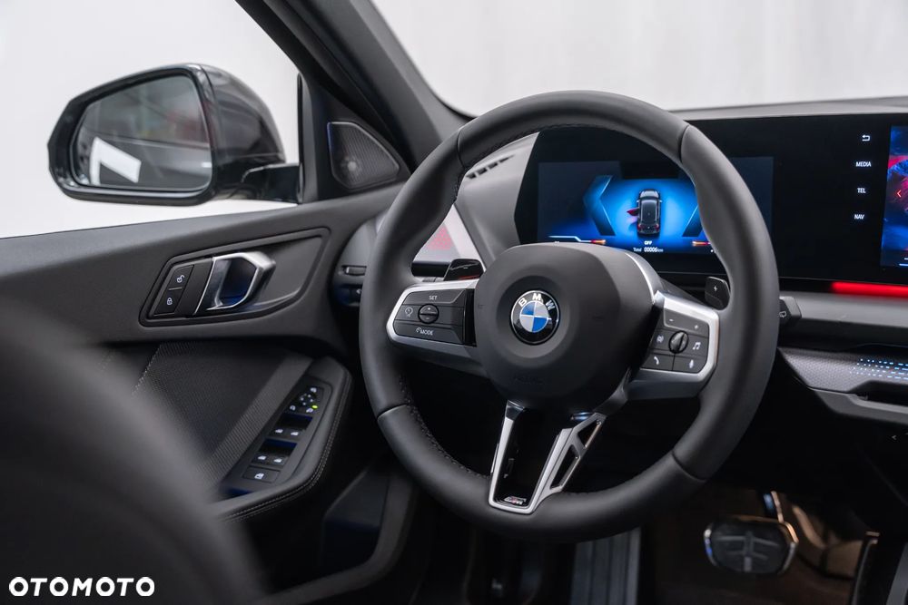 BMW Seria 1 120 mHEV - 36