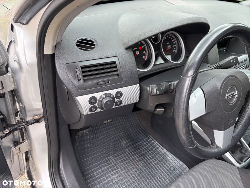 Opel Astra 1.6 Essentia - 14