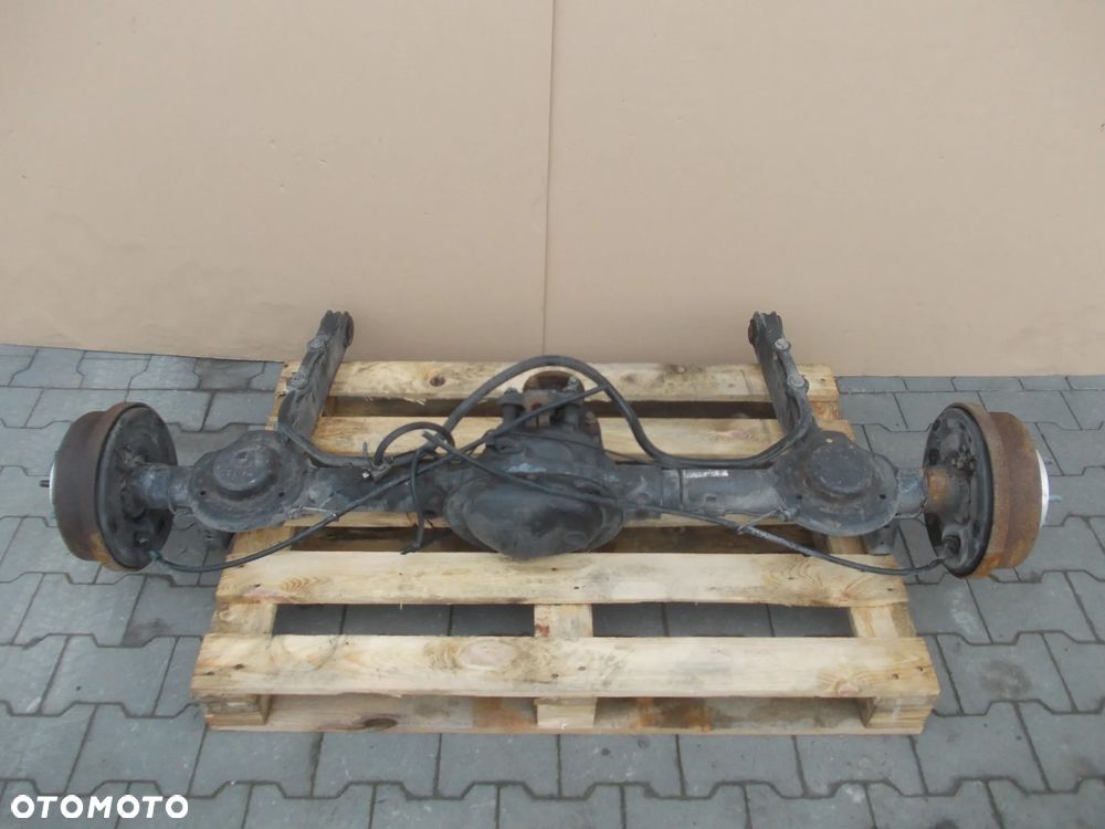 Most tył Jeep Cherokee KJ p52111357AD 4,10