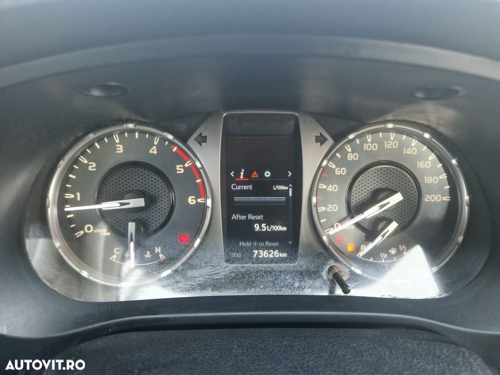 Toyota Hilux 2.4D 150CP 4x4 Double Cab 6MT Comfort - 13