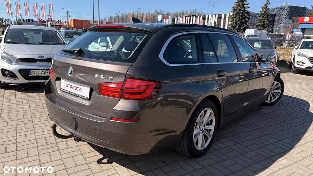BMW Seria 5 520d Luxury Line - 2