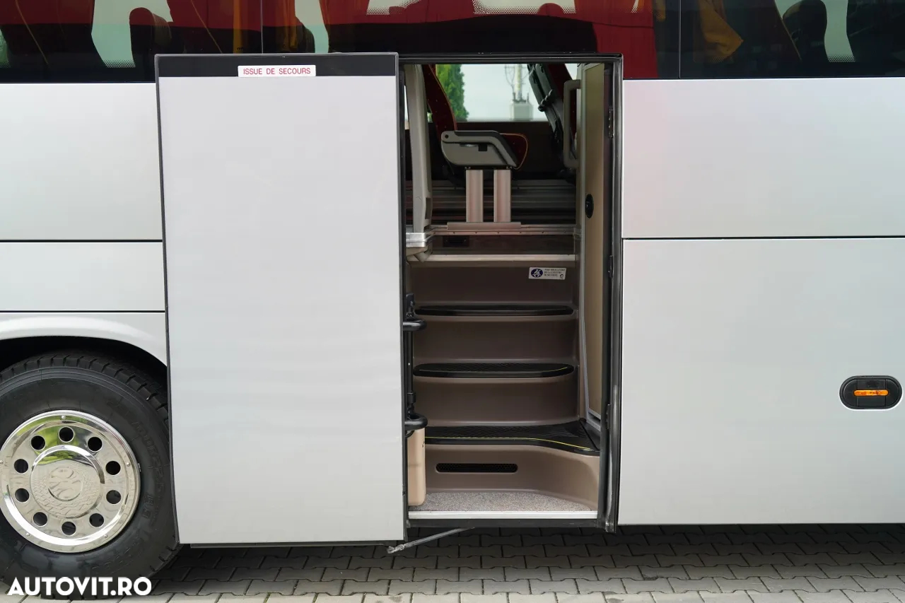 Iveco MAGELYS / EURO 6 / SUPER STARE / TURIST / MANUALĂ / KILOMETRAJ 293.000 km / IMPORTAT DIN FRANȚA / CONTRACT POST-SERVICE / - 38