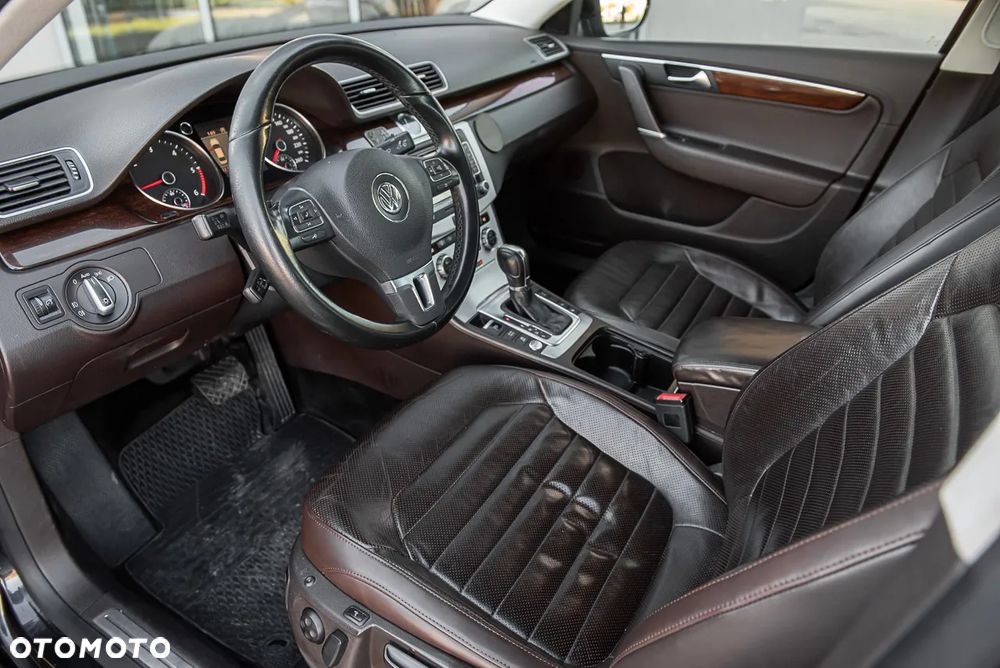 Volkswagen Passat - 15