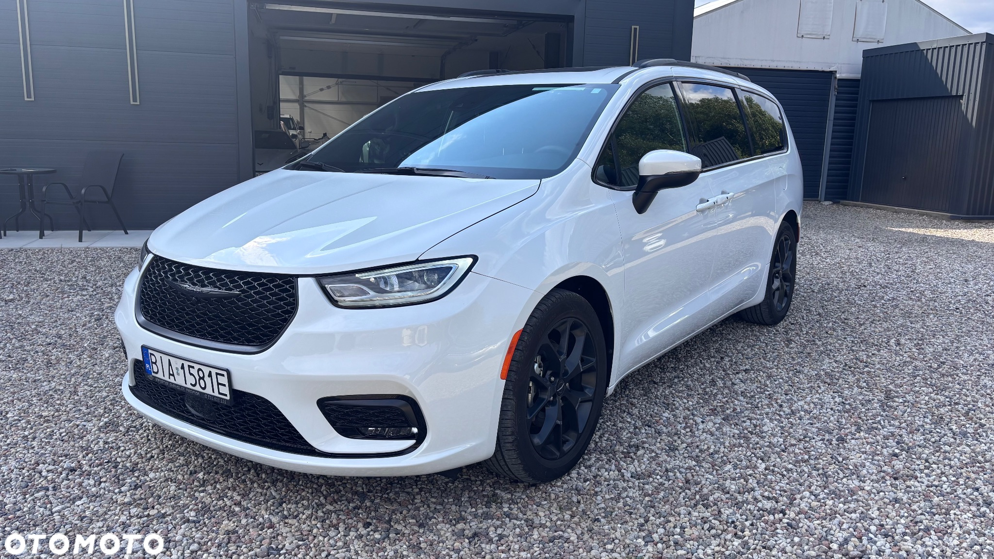 Chrysler Pacifica - 8