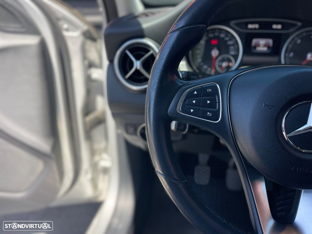 Mercedes-Benz A 180 d BlueEFFICIENCY Edition Style - 14