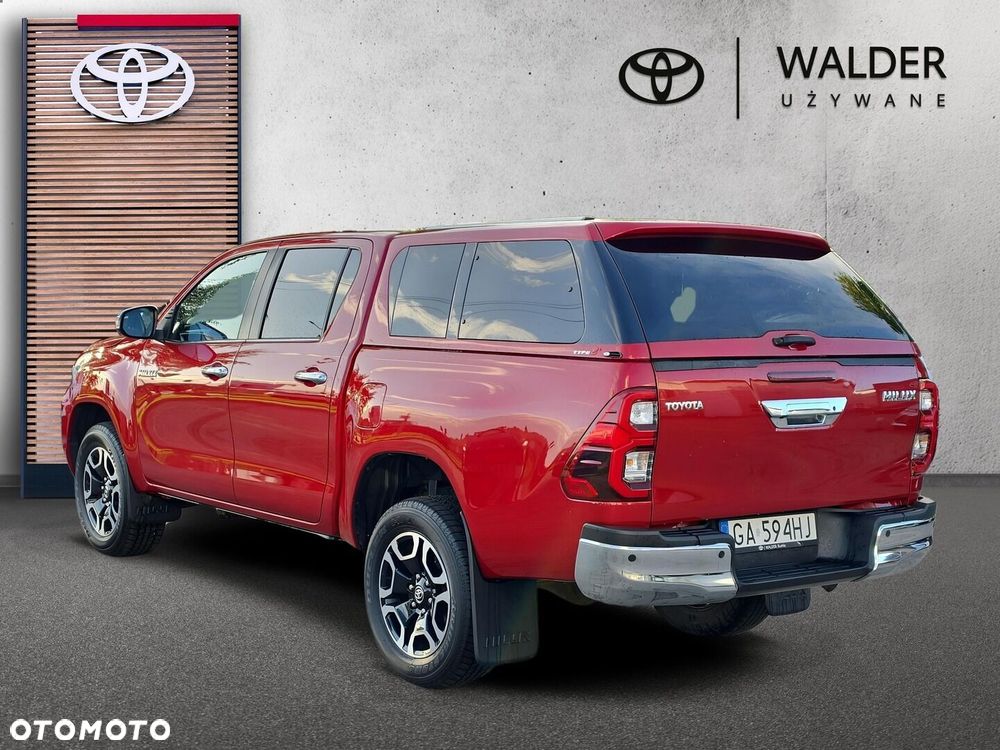Toyota Hilux 2.8 D-4D Double Cab SR5 4x4 - 5