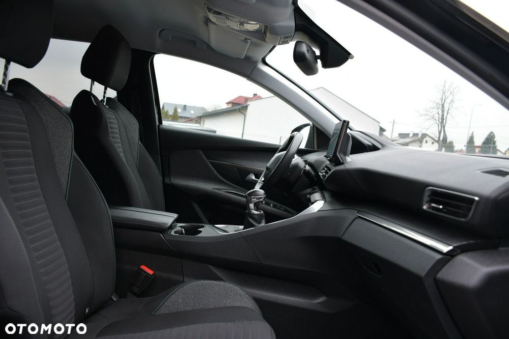 Peugeot 3008 1.2 PureTech Active Pack S&S - 23