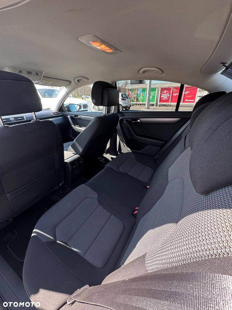 Volkswagen Passat 2.0 TDI Comfortline - 7