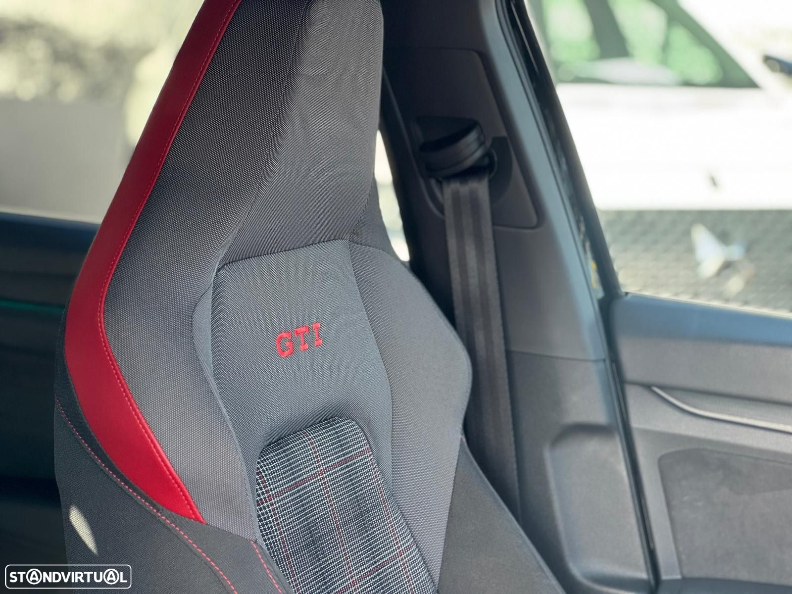 VW Golf 2.0 TSI GTI DSG - 25