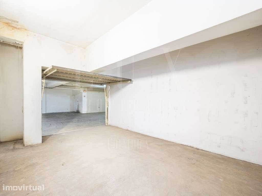Garagem | Rua Jorge Mendes, Coimbra - Grande imagem: 4/17