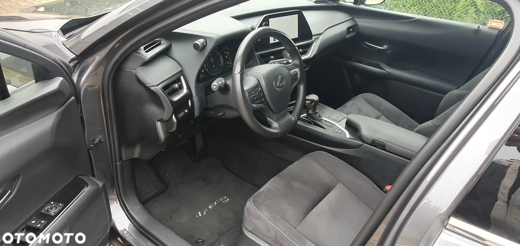 Lexus UX 200 GPF Business 2WD - 17