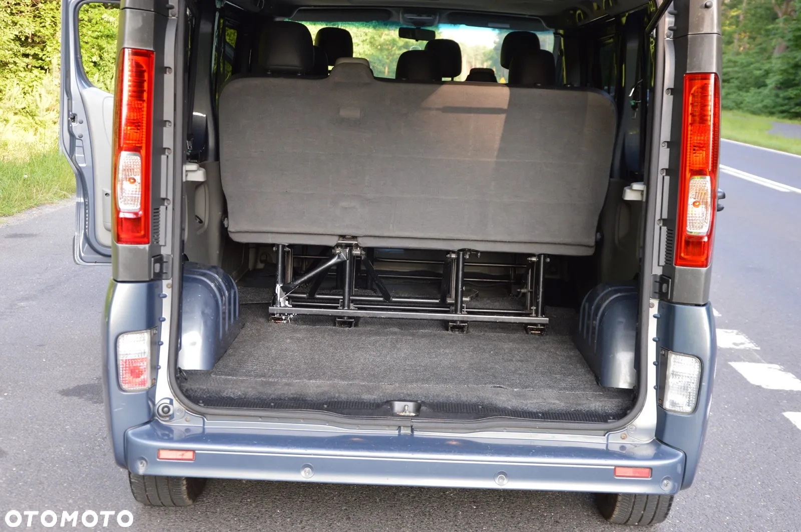 Renault Trafic 2.0 dCi 115 Passenger FAP L2H1 Expression - 17