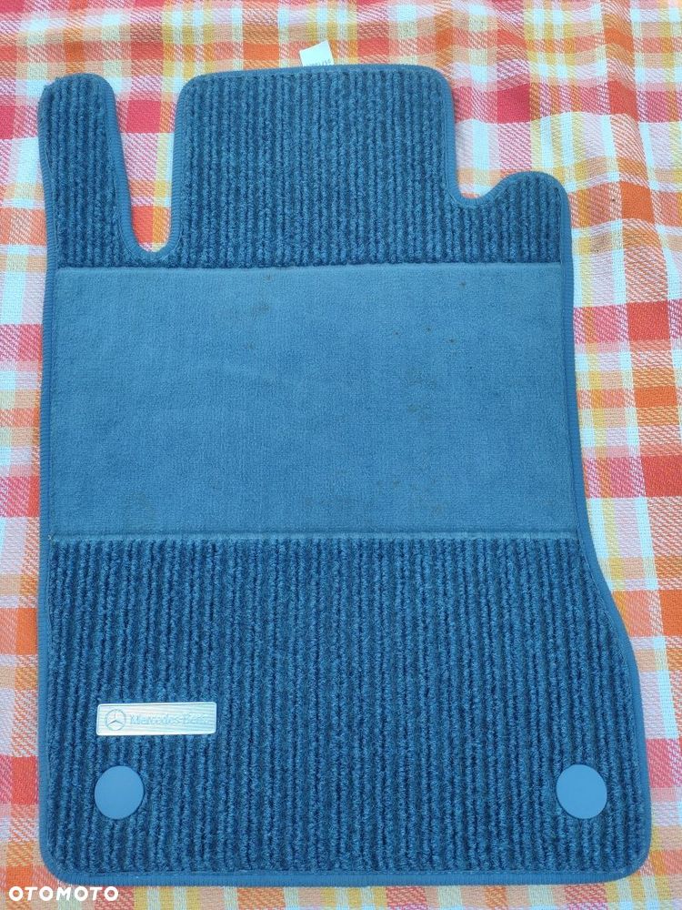 Dywanik rypsowy Mercedes w211 CLS w219 - 1
