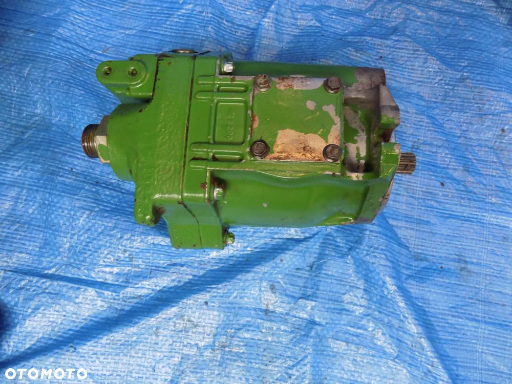 Silnik John Deere 6600 6506 zaczep Wałek Wał rozdzielacz - 3