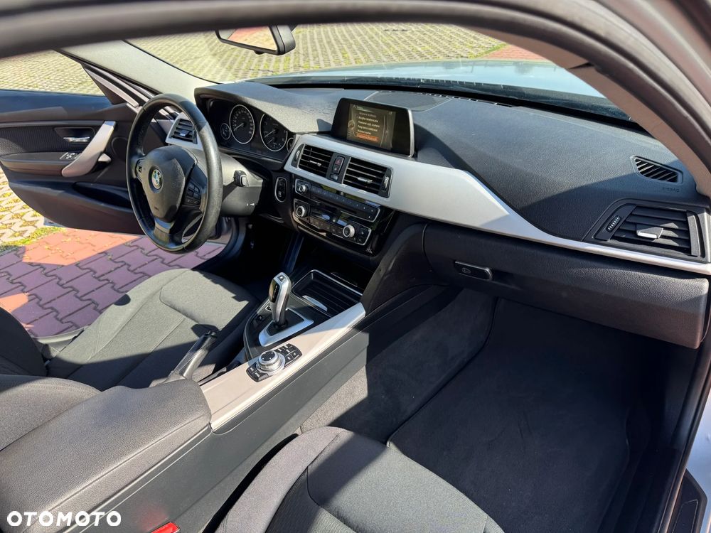 BMW Seria 3 320d Sport Line - 22