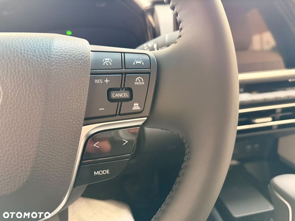 Toyota Camry - 18