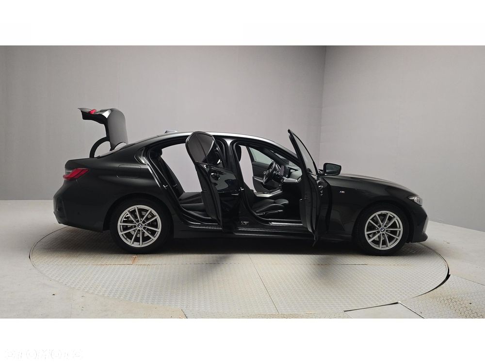 BMW Seria 3 320d xDrive mHEV M Sport - 13