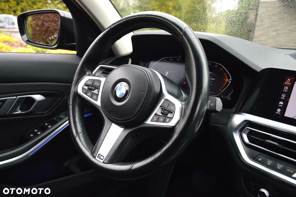 BMW Seria 3 320d Sport Line Shadow - 23