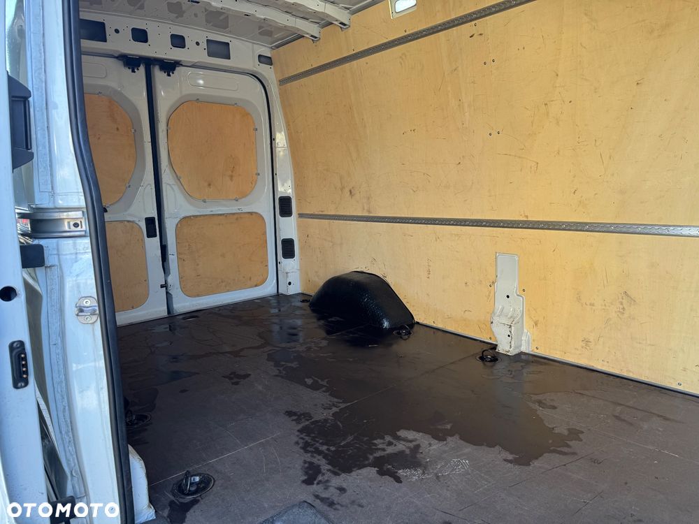 Maxus Deliver 9 - 30