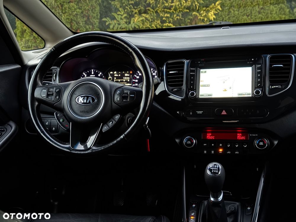 Kia Carens 1.7 CRDi 136 Fifa World Cup Edition - 32
