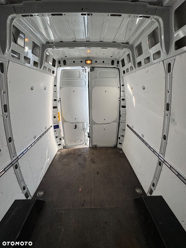 Iveco DAILY 35S18 - 9