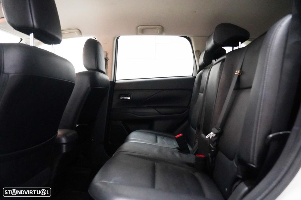 Mitsubishi Outlander 2.2 DI-D Intense - 7