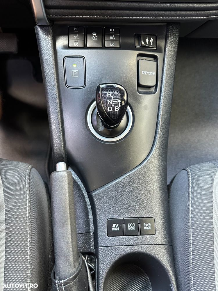 Toyota Auris 1.8 L VVT-i Sol+ - 13